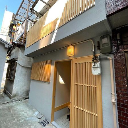 Tamatsukan 玉津館, Kansai Airport 關西空港 57 Mins, Namba 6 Mins, Nihonbashi 4 Mins, Universal Studio 37 Mins, Nara 30 Mins, Walk Jr Tsuruhashi 7 Mins, Early Check In Osaka Buitenkant foto